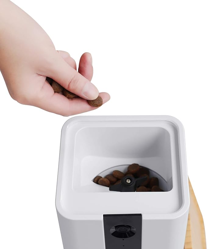 DOGNESS T03WH Smart Cam Treater - App Control with Camera, Microphone and Speaker, White, 1 Count (Pack of 1)