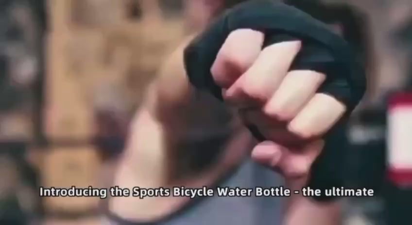 Local Makes A Comeback Botella Spray Plastic Outdoor Sports Cold Moisturising Spray Compatible with Outdoor Sports, School, Office, Home, etc. Black